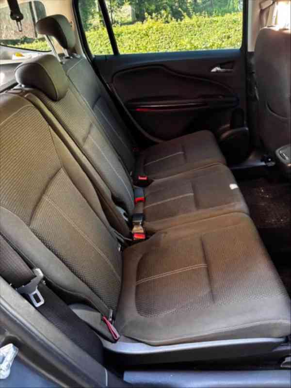Opel Zafira 1,9   CDTI 125 kW AUTOMAT - foto 5