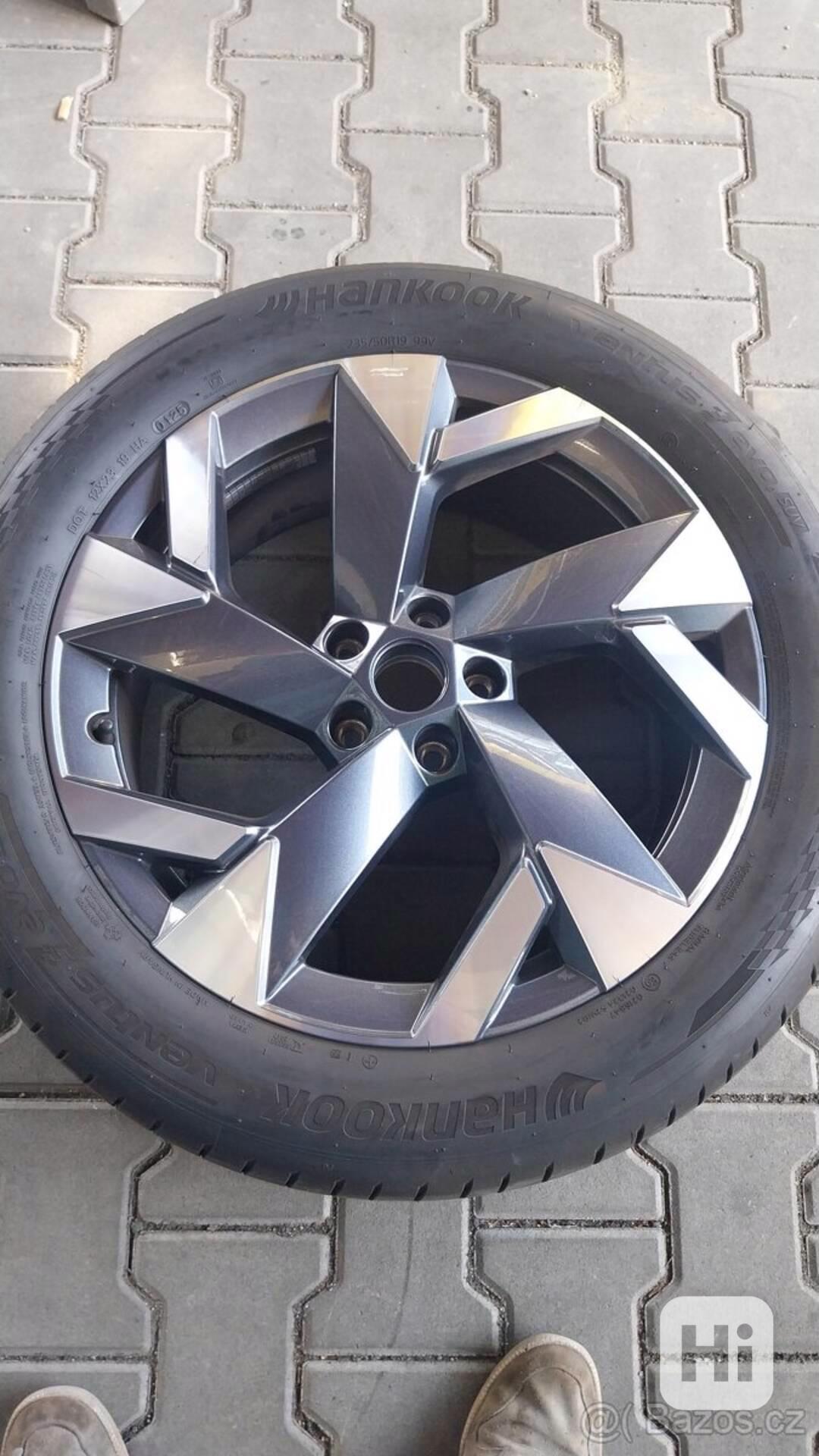 Prodám 1 x originál alu Škoda Kodiag - pneu 235/50/19 - foto 1