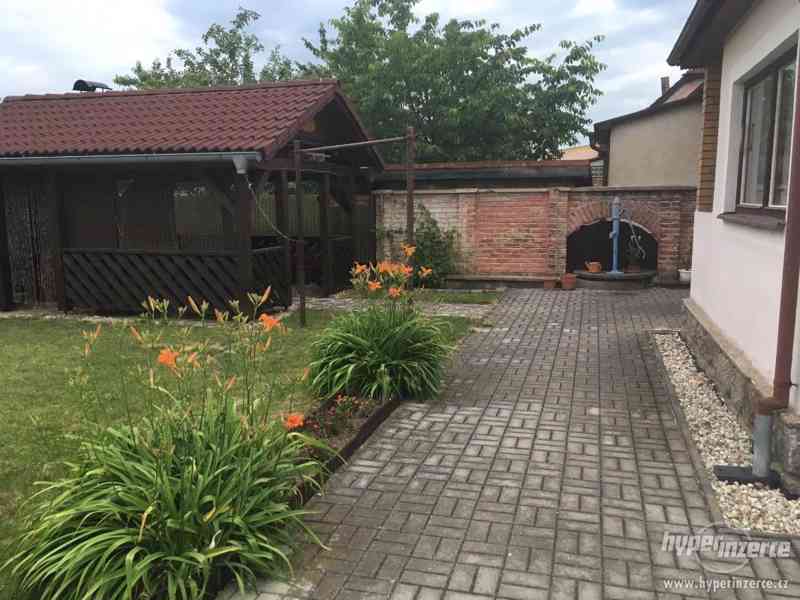 Prodej útulného rodinného domu v Českých Velenicích - foto 14