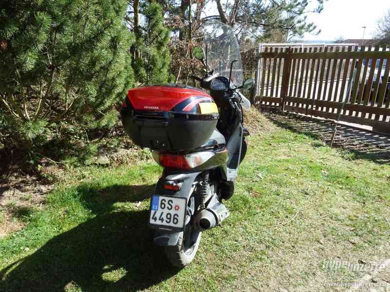 prodám skůtr Honda SH 150i - foto 3