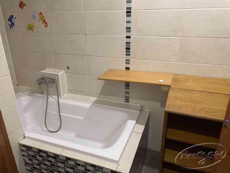 Pronájem bytu 3+kk, 86 m² – Svinišťany - foto 4