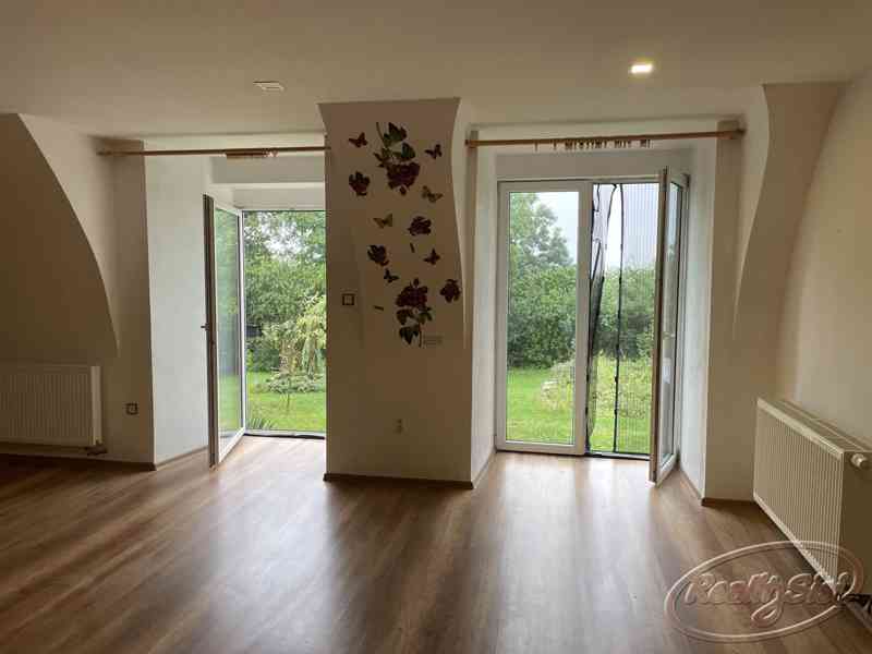 Pronájem bytu 3+kk, 86 m² – Svinišťany - foto 3