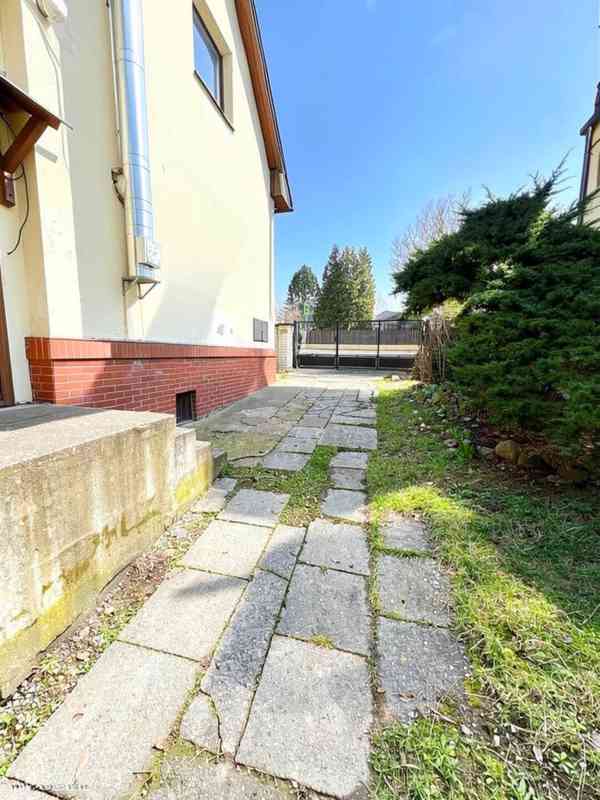 Pronájem rodinného domu 3+1 s garáží a zahradou, Praha 15 - foto 16