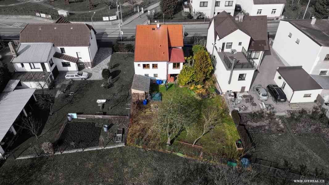 Pronájem rodinného domu 3+1 s garáží a zahradou, Praha 15 - foto 2