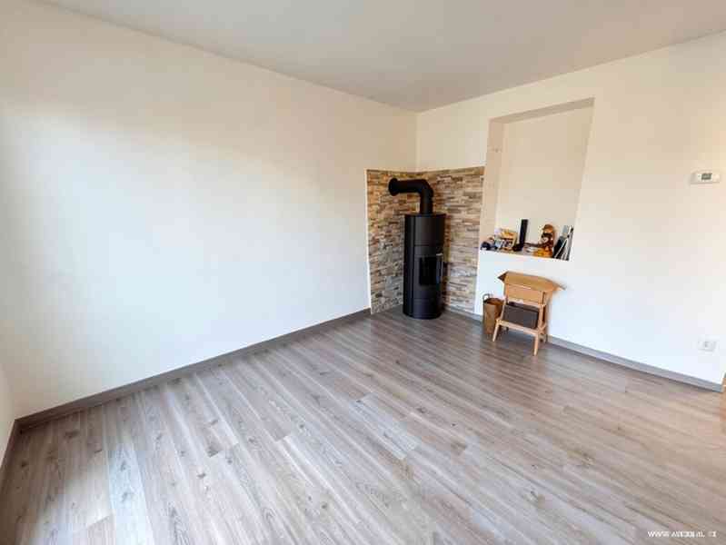 Pronájem rodinného domu 3+1 s garáží a zahradou, Praha 15 - foto 8