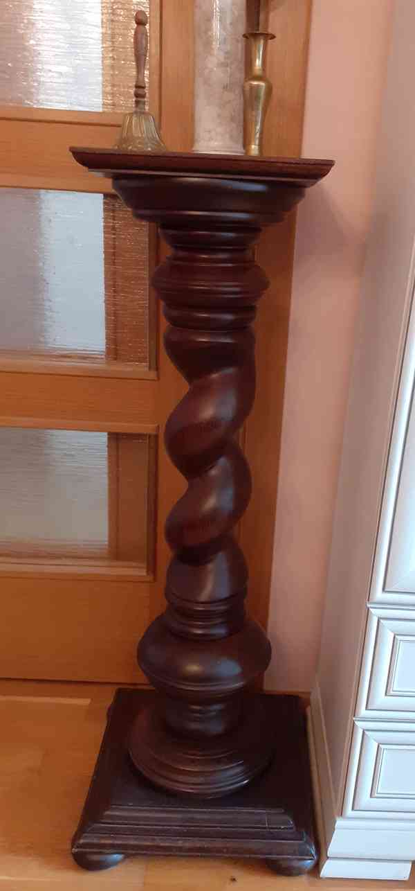 Starožitný skleník a tmavý nábytek  - foto 5