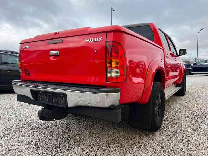 Toyota Hilux 3,0 D4D Double Cab Sol AUT. 4x4 126kw - foto 14