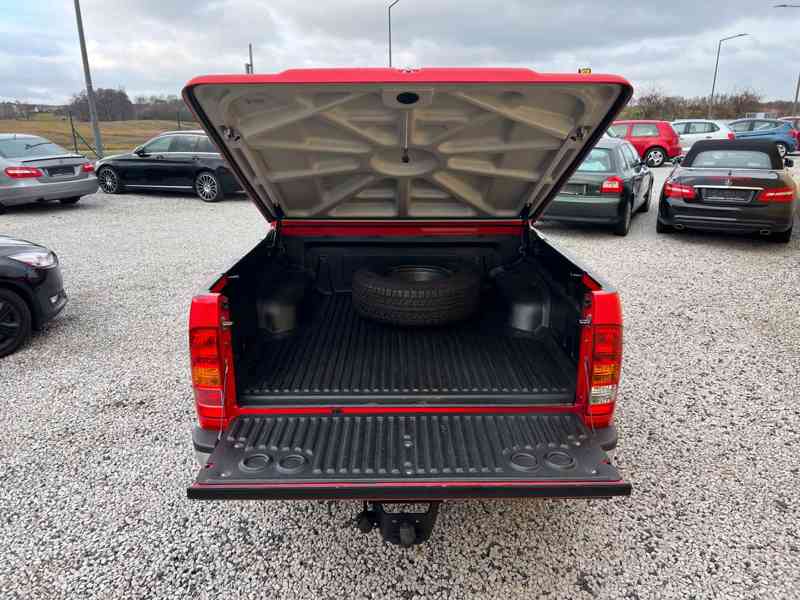 Toyota Hilux 3,0 D4D Double Cab Sol AUT. 4x4 126kw - foto 17