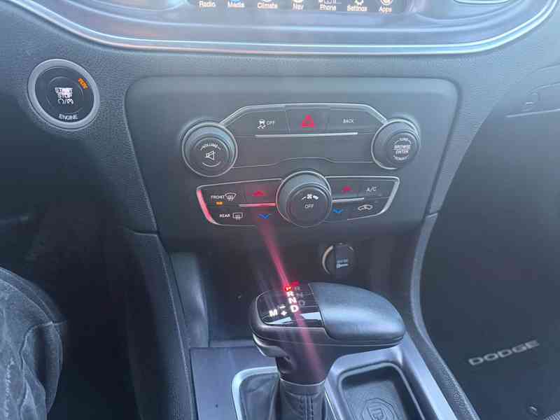 Dodge Charger 3,6 RWD Facelift 2015  - foto 16