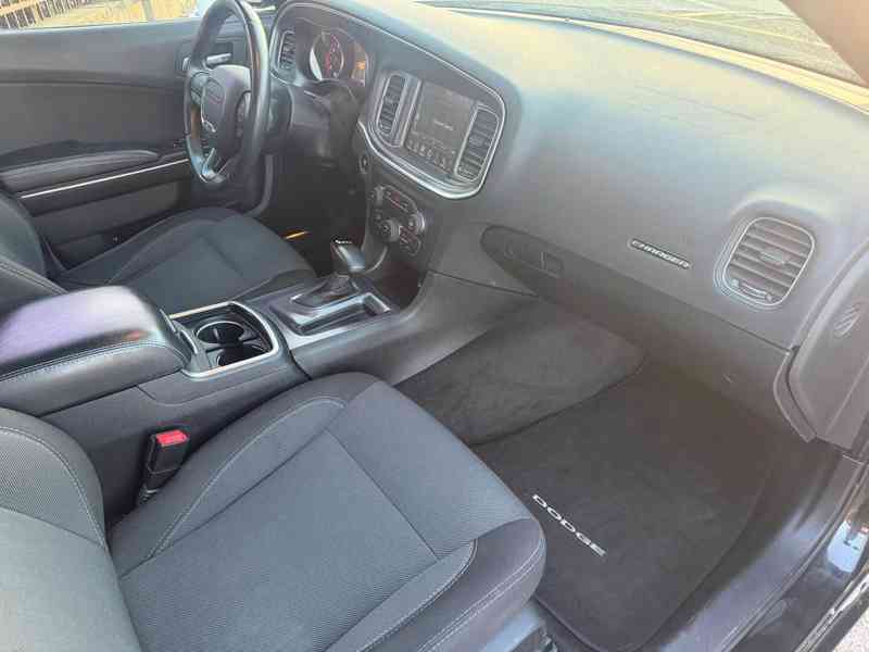 Dodge Charger 3,6 RWD Facelift 2015  - foto 11
