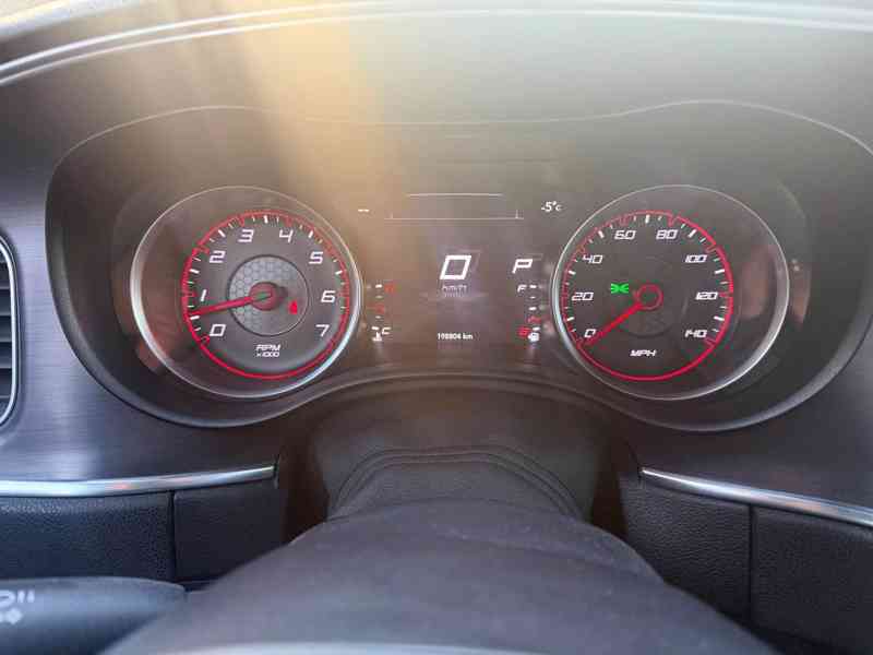 Dodge Charger 3,6 RWD Facelift 2015  - foto 14