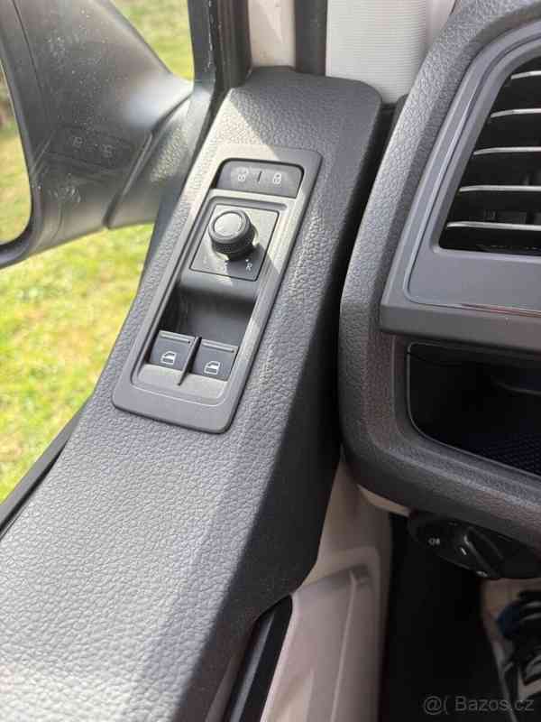 Volkswagen Transporter 2,0   T6 TDI DSG / 9 míst / 2017 - foto 16