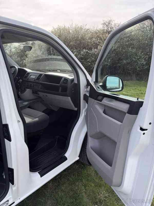 Volkswagen Transporter 2,0   T6 TDI DSG / 9 míst / 2017 - foto 14