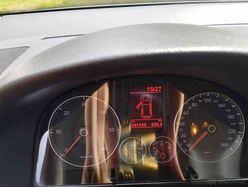 Volkswagen Touran 2,0   TDI 103 kW DSG facelift - foto 29