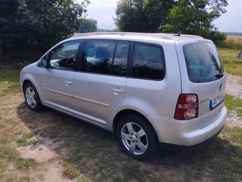 Volkswagen Touran 2,0   TDI 103 kW DSG facelift - foto 19