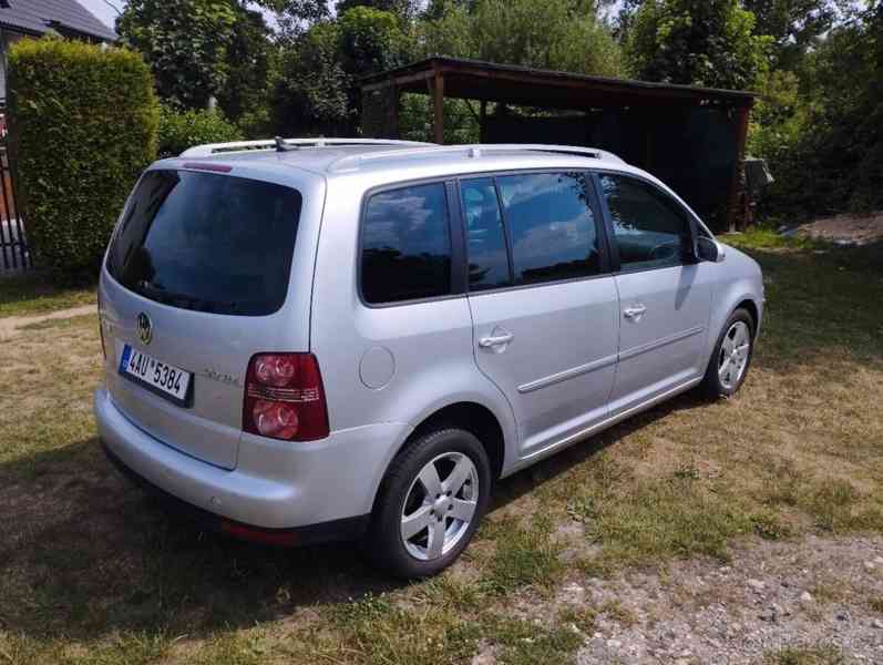 Volkswagen Touran 2,0   TDI 103 kW DSG facelift - foto 6