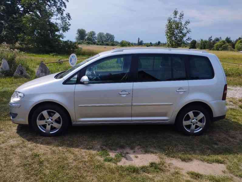 Volkswagen Touran 2,0   TDI 103 kW DSG facelift - foto 2