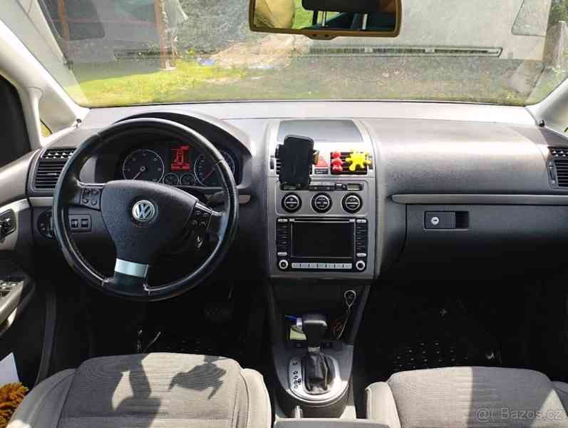 Volkswagen Touran 2,0   TDI 103 kW DSG facelift - foto 10