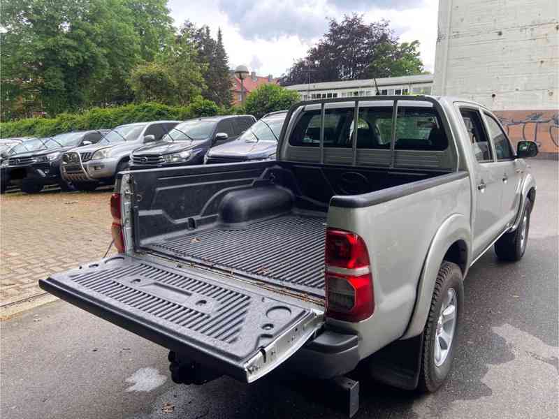 Toyota Hilux 2.5 D4D 106kw - foto 7