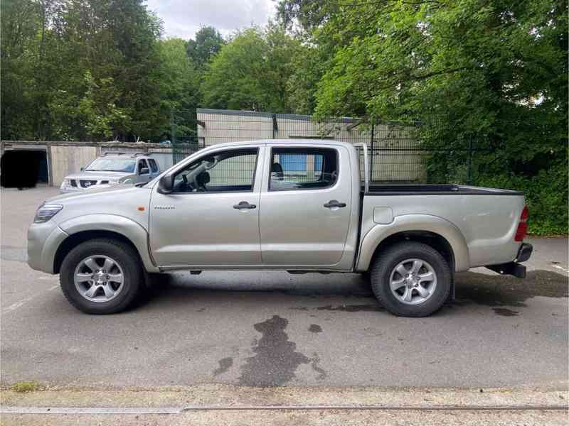 Toyota Hilux 2.5 D4D 106kw - foto 6