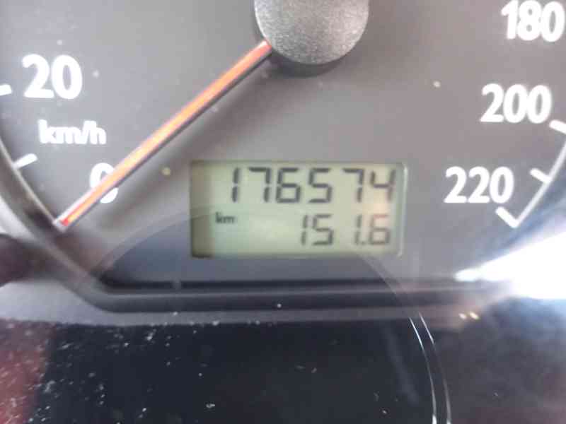 VW Polo 1.2i r.v.2002 (47 kw) STK:4/2027 - foto 7