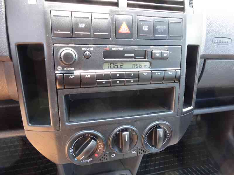 VW Polo 1.2i r.v.2002 (47 kw) STK:4/2027 - foto 8