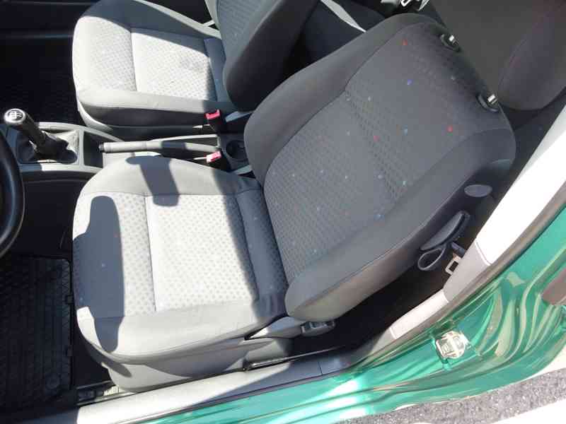 VW Polo 1.2i r.v.2002 (47 kw) STK:4/2027 - foto 12