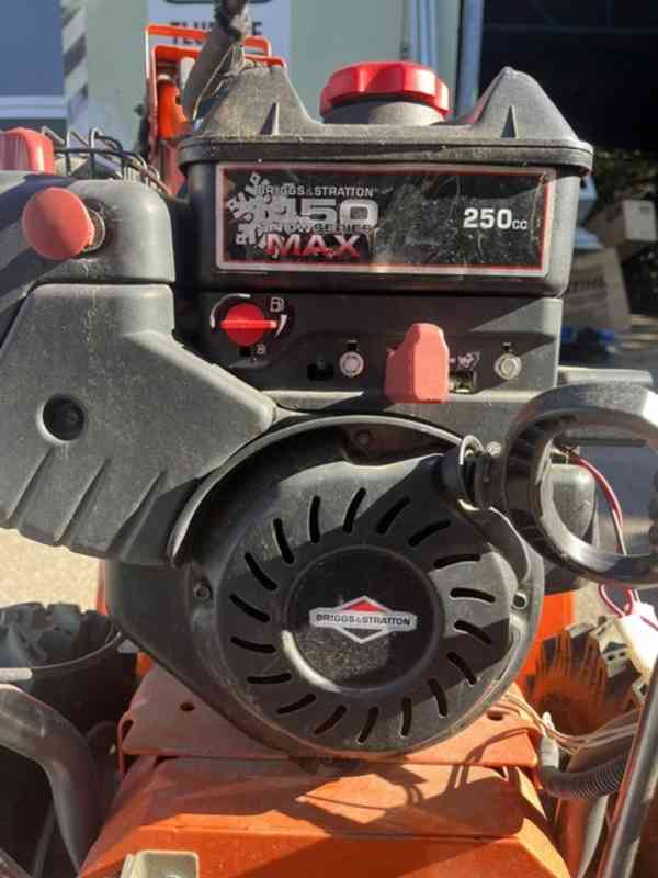 Sněhová fréza Husqvarna ST 261E - foto 4
