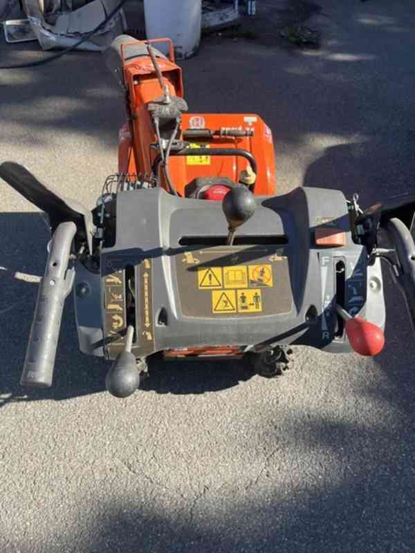 Sněhová fréza Husqvarna ST 261E - foto 3