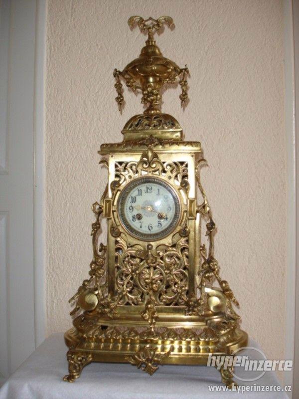 Bronzové, Krbove  hodiny a 2 svícny s dekorem - vinná réva - foto 1