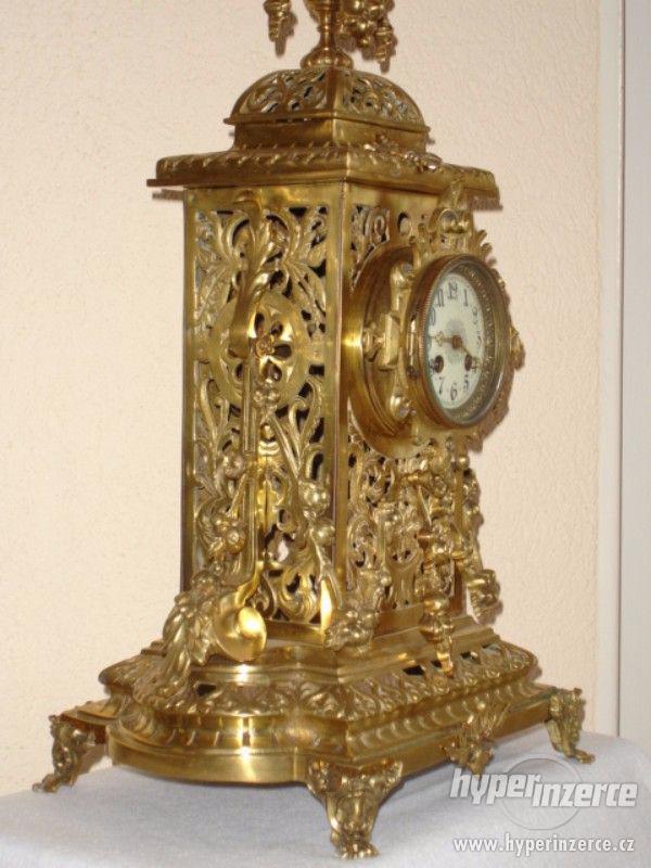 Bronzové, Krbove  hodiny a 2 svícny s dekorem - vinná réva - foto 4