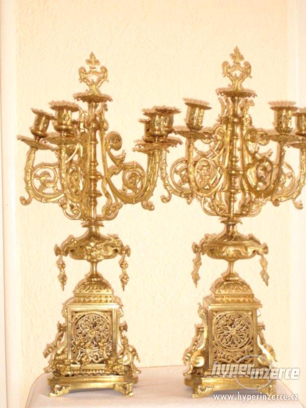 Bronzové, Krbove  hodiny a 2 svícny s dekorem - vinná réva - foto 7