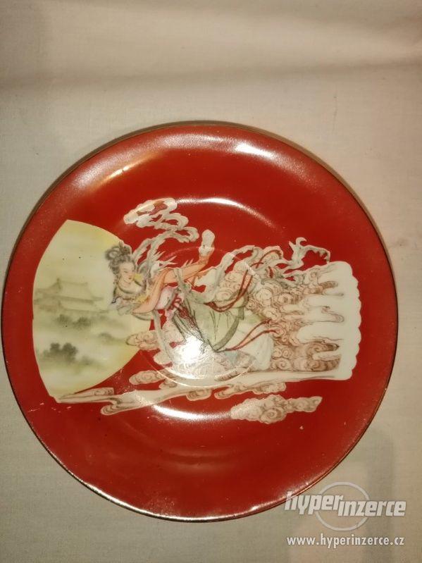 Konvička + 2 ks talířků - Čínský motiv - foto 5