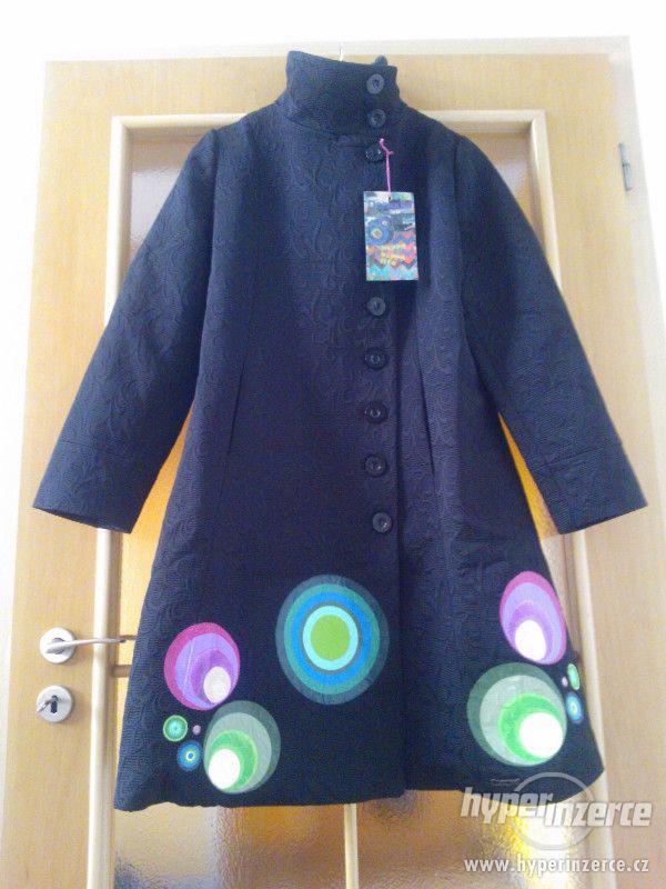 Prodám nový krásný kabát Desigual - foto 1