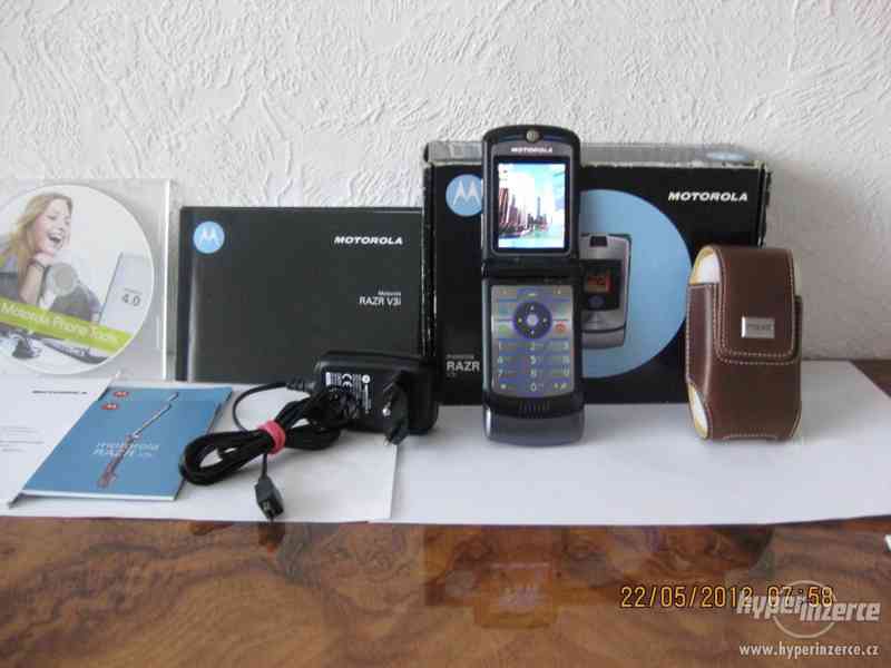 MOTOROLA V3i+SIM karta s bonusem 1.200,-KčZDARMA!!! - foto 1