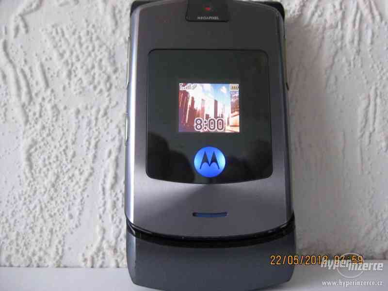 MOTOROLA V3i+SIM karta s bonusem 1.200,-KčZDARMA!!! - foto 4