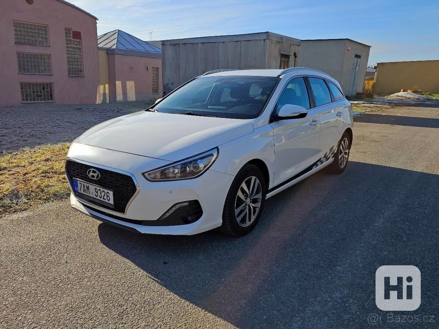 Hyundai i30 1,6   Style combi, perfektní stav - foto 1