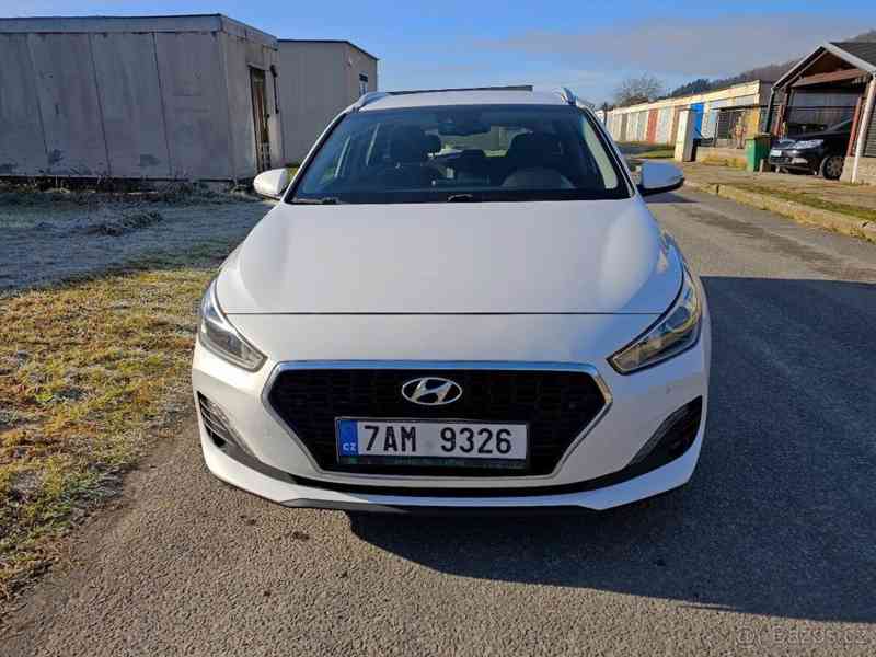 Hyundai i30 1,6   Style combi, perfektní stav - foto 6