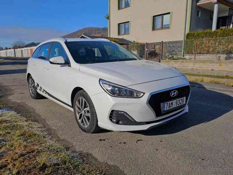 Hyundai i30 1,6   Style combi, perfektní stav - foto 4