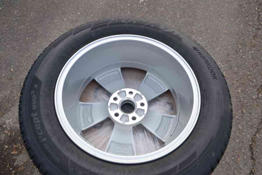 Škoda Kodiaq/VW Tiguan -NOVÁ zimní orig.Alu sada -215/65R17 - foto 14