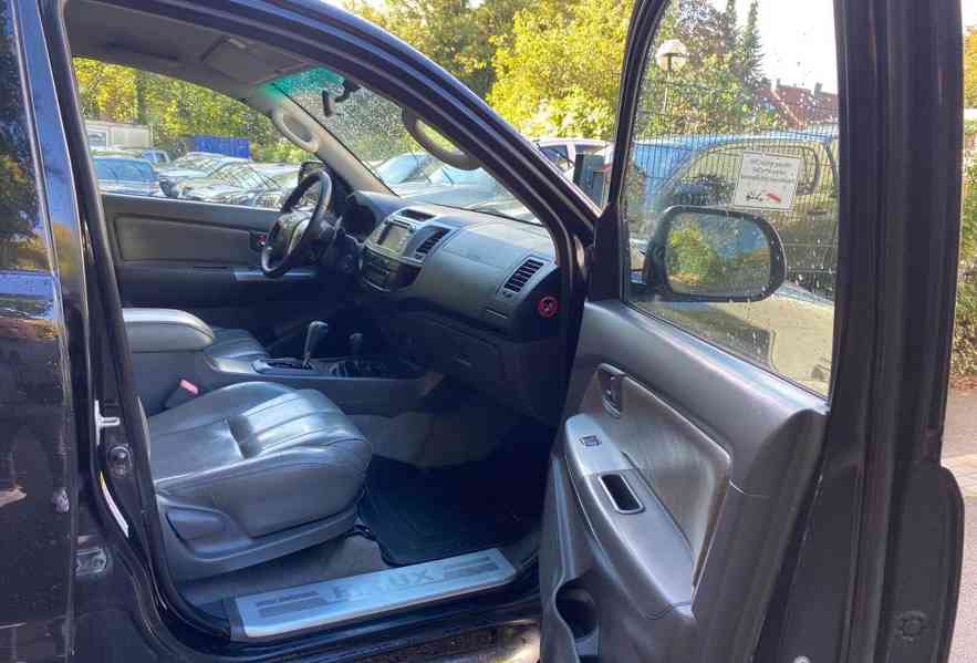 Toyota Hilux3.0 D-4D Aut. 126kw - foto 9