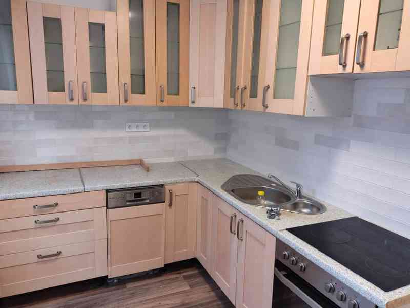 Teplice - velký zrekonstruovaný byt 3+1 (86 m²) s lodžií - foto 4