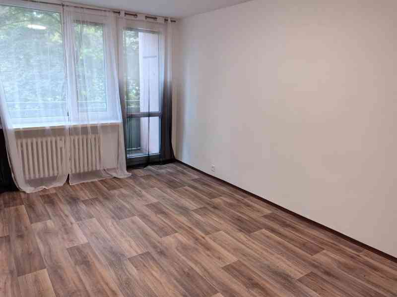 Teplice - velký zrekonstruovaný byt 3+1 (86 m²) s lodžií - foto 2