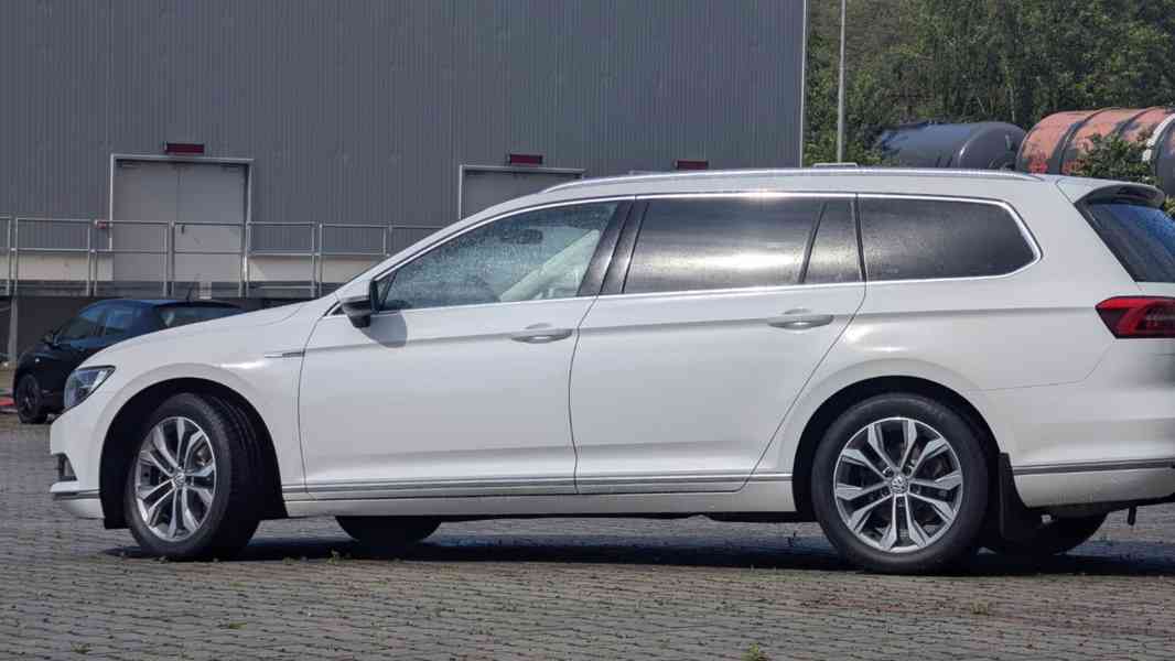 Volkswagen Passat B8 Variant 2.0 TDI 140 kW DSG 4Motion - foto 4