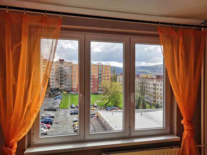 Pronájem bytu 1+1 s balkónem v Sokolově - foto 3