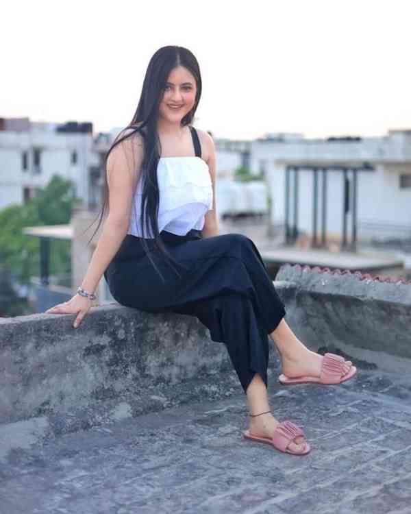 Call Girls In Malviya Nagar —>((9643097474))—> Delhi NCR
