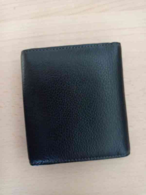 Peněženka kožená NOVÁ, 10,5 cm x 10 cm - foto 3