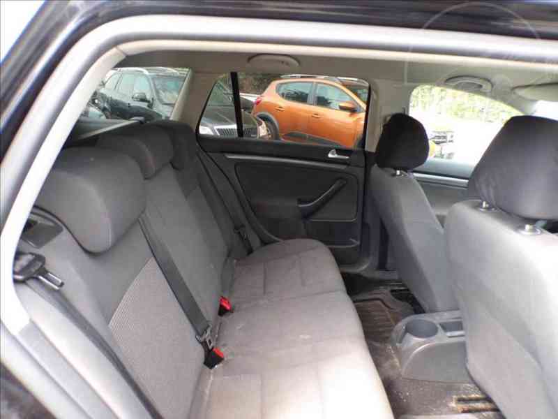 Volkswagen Golf 1,9 TDI - foto 10
