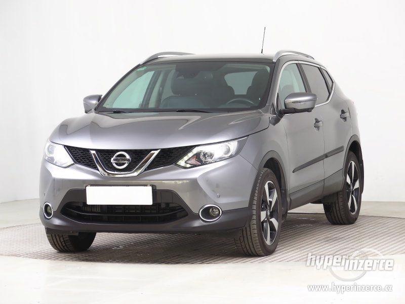 Nissan Qashqai 1.6, benzín, rok 2015 - foto 1