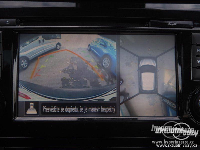 Nissan Qashqai 1.6, benzín, rok 2015 - foto 2